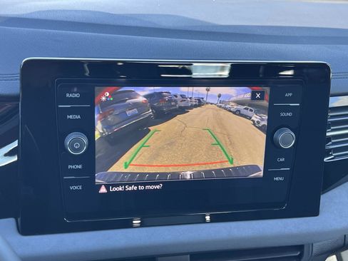 Certified 2025 Volkswagen Jetta SE image 14