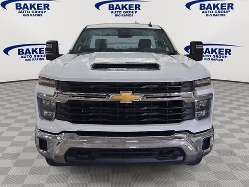 New 2026 Chevrolet Silverado 3500 LT image 2