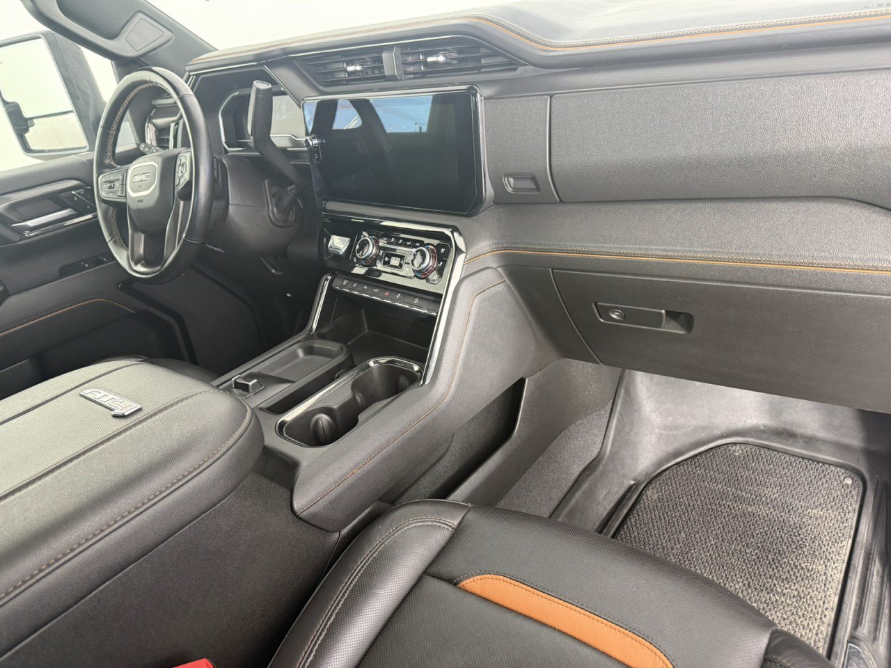 Used 2024 GMC Sierra 3500 AT4 w/ Technology Package AWD/4WD image 11