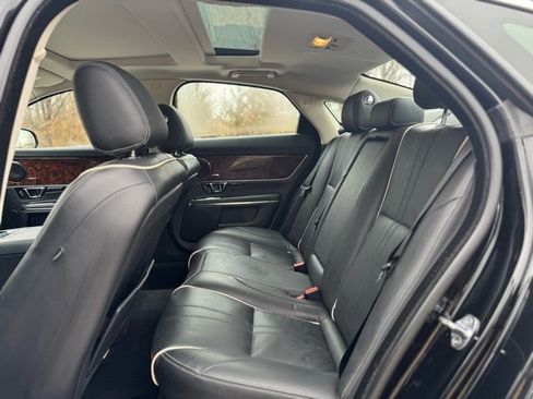 Used 2019 Jaguar XJ R-Sport image 13