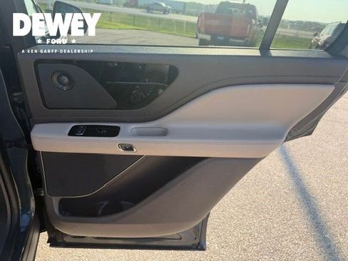 Used 2021 Lincoln Aviator Reserve w/ Equipment Group 201A AWD/4WD image 37