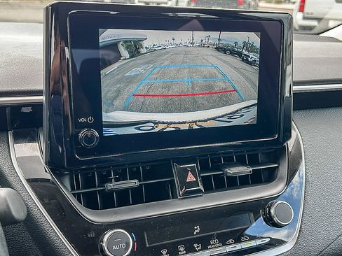 Certified 2025 Toyota Corolla LE image 17