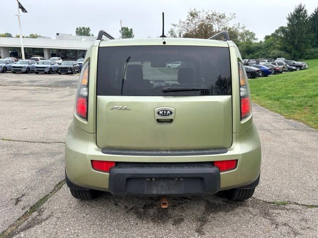 Used 2011 Kia Soul ! FWD image 4