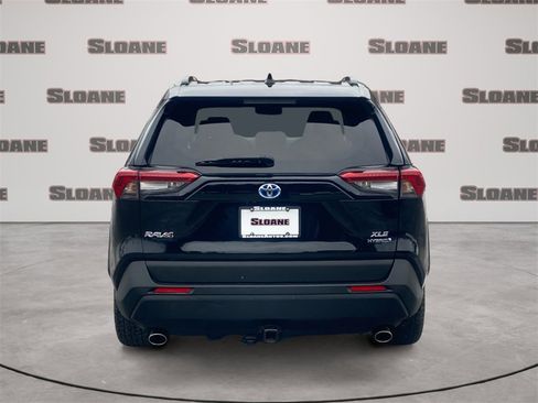 Used 2019 Toyota RAV4 XLE image 4