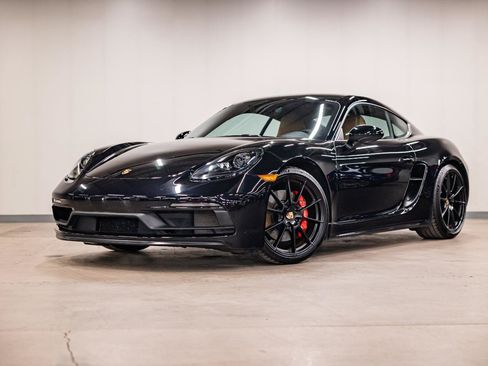Used 2024 Porsche 718 Cayman GTS RWD image 17