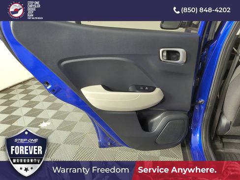 Used 2023 Hyundai Venue SEL FWD image 28