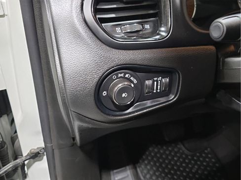 Used 2023 Jeep Renegade Altitude w/ Convenience Group I AWD/4WD image 10