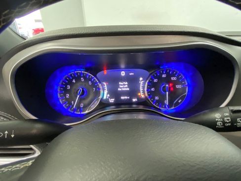 Used 2018 Chrysler Pacifica Limited w/ S Appearance Package image 35