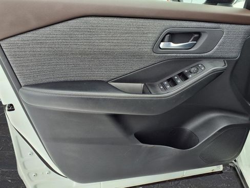 Used 2023 Nissan Rogue SV image 41