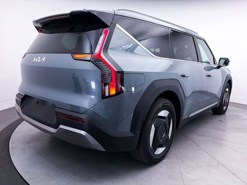 Used 2024 Kia EV9 Wind image 16