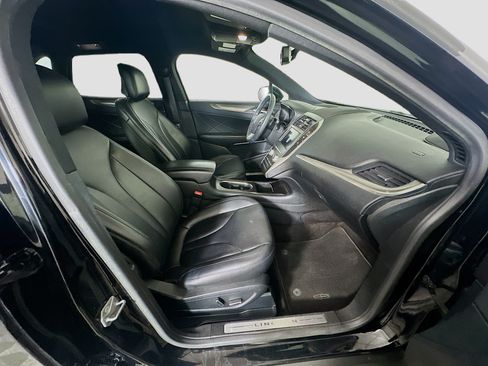 Used 2017 Lincoln MKC Premiere FWD image 32