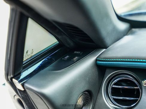 Used 2019 Rolls-Royce Wraith RWD image 37