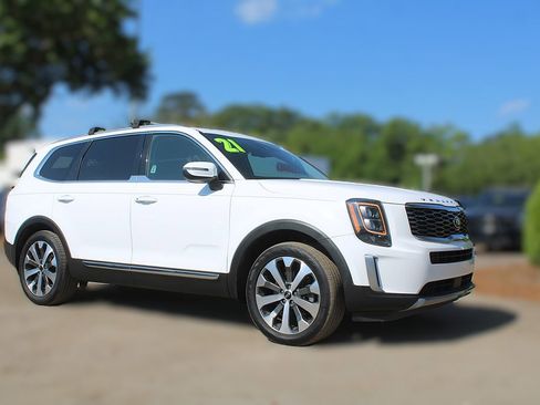 Used 2021 Kia Telluride EX w/ EX Premium Package image 3