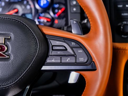 Used 2021 Nissan GT-R Premium image 46