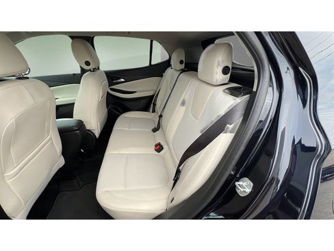 Certified 2020 Buick Encore GX Preferred w/ Cold Weather Comfort Package AWD/4WD image 28