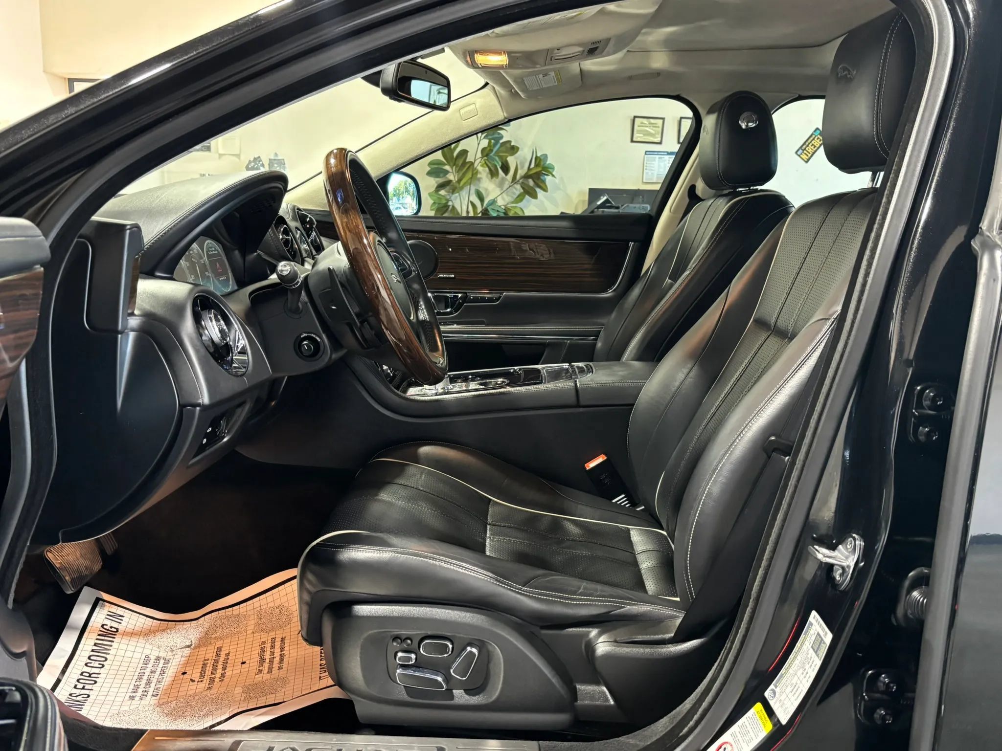 Used 2015 Jaguar XJ L Portfolio AWD/4WD image 15