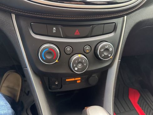 Used 2018 Chevrolet Trax LT w/ Redline Edition image 16