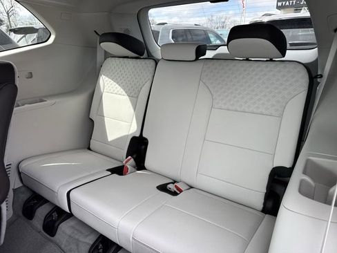 New 2026 GMC Acadia Denali w/ Super Cruise Package FWD image 10