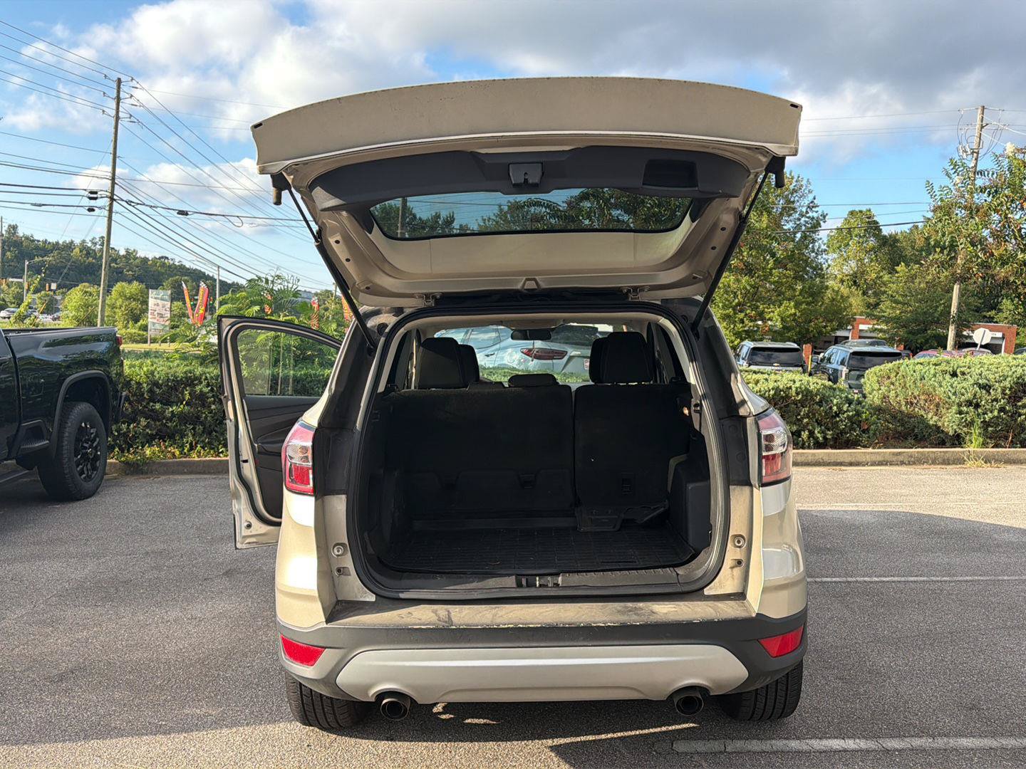 Used 2018 Ford Escape SE FWD image 12