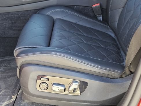 Used 2025 BMW X5 xDrive50e w/ Executive Package image 24