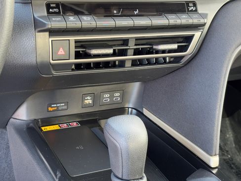 Certified 2025 Toyota Camry LE image 27