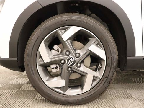 Used 2026 Hyundai Venue SEL FWD image 6