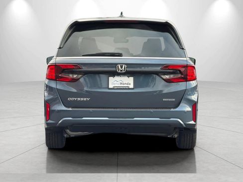 New 2026 Honda Odyssey Touring image 7