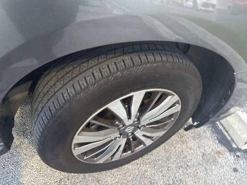 Used 2020 Nissan Pathfinder SL FWD image 15