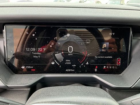 Used 2024 GMC Acadia Elevation FWD image 12