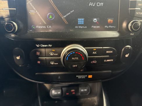 Used 2017 Kia Soul ! w/ Tech Package image 23