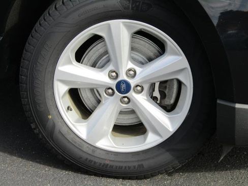 Used 2019 Ford Edge SE w/ SE Fleet Driver's Package image 6