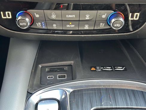Used 2023 Buick Enclave Premium w/ Experience Buick Package FWD image 24