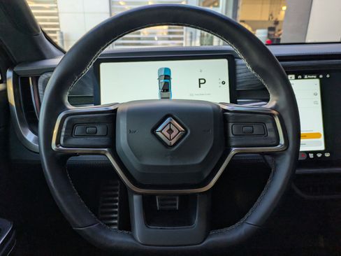 Used 2022 Rivian R1T Launch Edition image 12