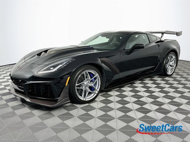 Used 2019 Chevrolet Corvette ZR1 RWD image 3