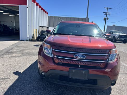 Used 2014 Ford Explorer Limited w/ Equipment Group 302A AWD/4WD image 8