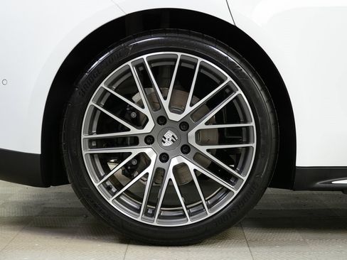 New 2026 Porsche Panamera image 39