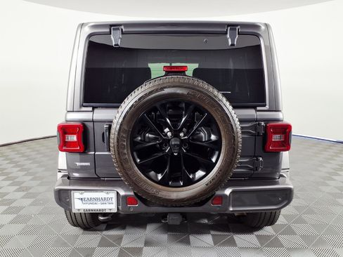 Used 2021 Jeep Wrangler Unlimited Sahara AWD/4WD image 5