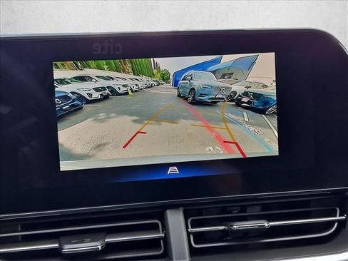 Used 2025 Chevrolet Trax LT FWD image 13