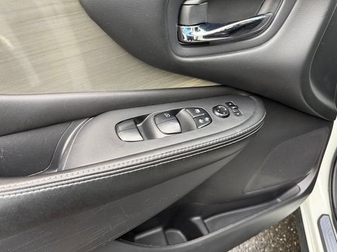 Used 2017 Nissan Murano S w/ Navigation Package FWD image 11