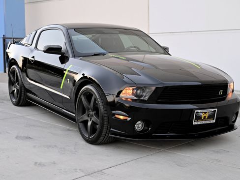 Used 2012 Ford Mustang GT Premium w/ HID Headlamps & Security Pkg image 8