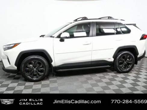 Used 2022 Toyota RAV4 XLE Premium image 28