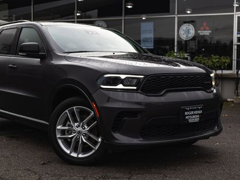 Used 2024 Dodge Durango GT image 3