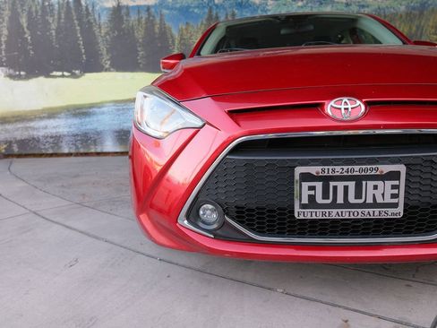 Used 2019 Toyota Yaris XLE image 43