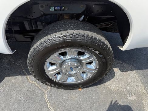 Used 2015 Ford F250 Lariat w/ Chrome Package image 24