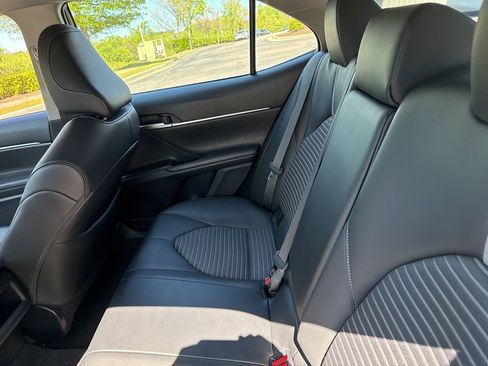 Used 2024 Toyota Camry SE image 10