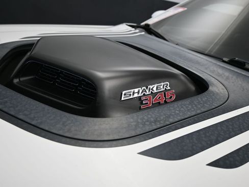 Used 2015 Dodge Challenger R/T Plus image 36