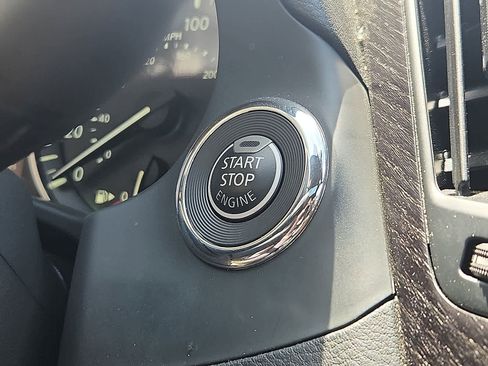 Used 2023 INFINITI Q50 Sensory image 27