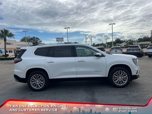 Used 2024 GMC Acadia Denali image 8