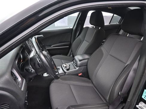 Used 2019 Dodge Charger SXT image 22