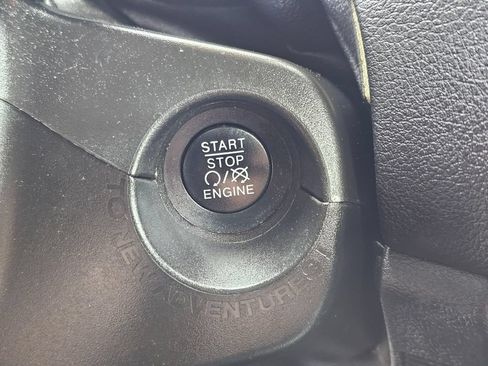 Used 2022 Jeep Renegade Sport w/ Sport Appearance Group AWD/4WD image 29
